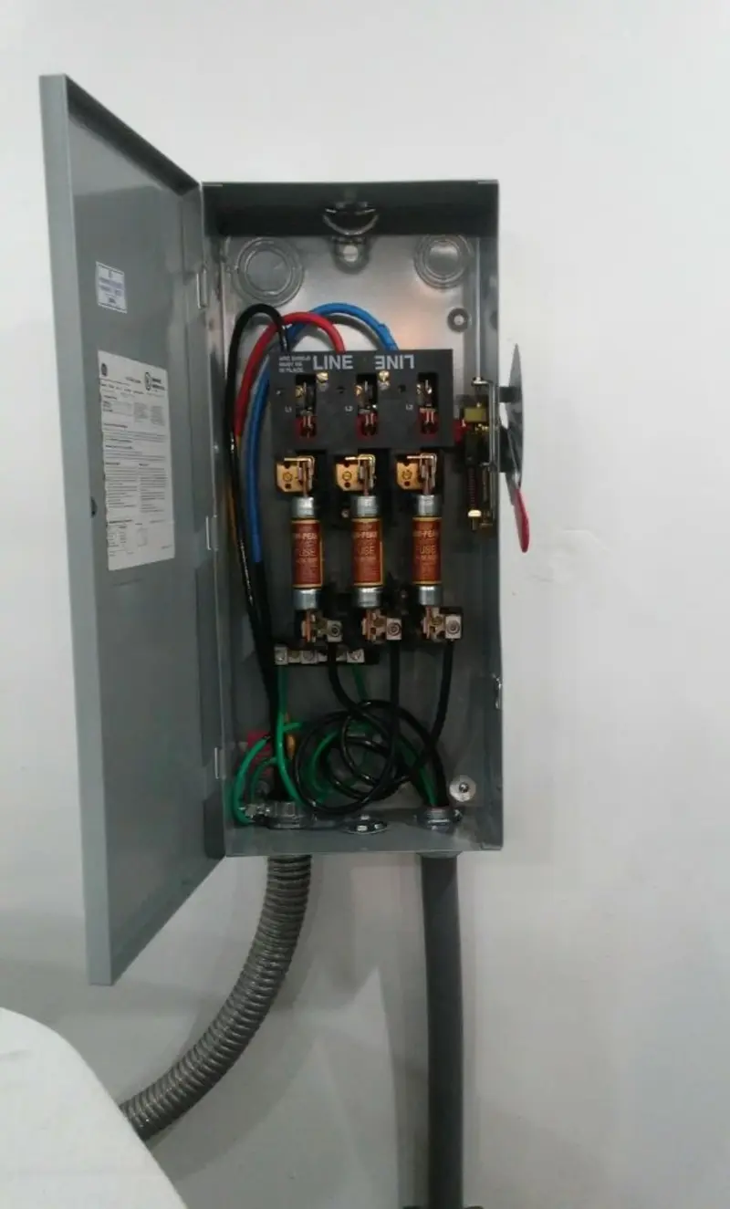 Three-phase disconnect switch installed for Smoke Detector Installation in Leighton